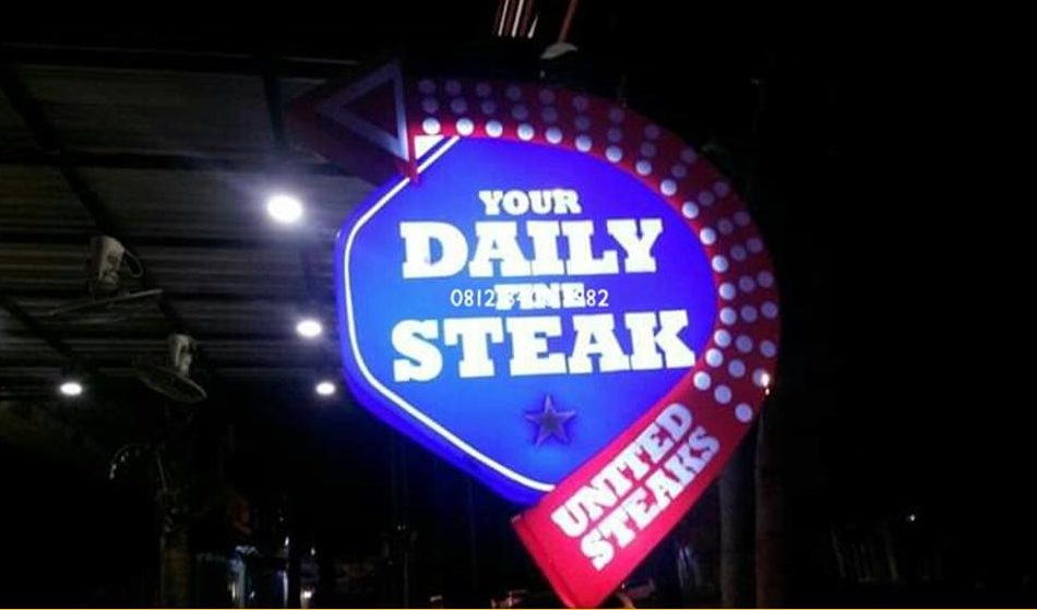 13 Manfaat Neon Box sebagai Media Promosi